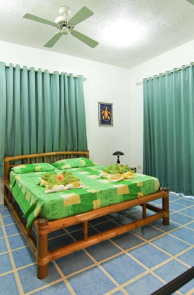 Artista Beach Villa Balabag  Екстер'єр фото