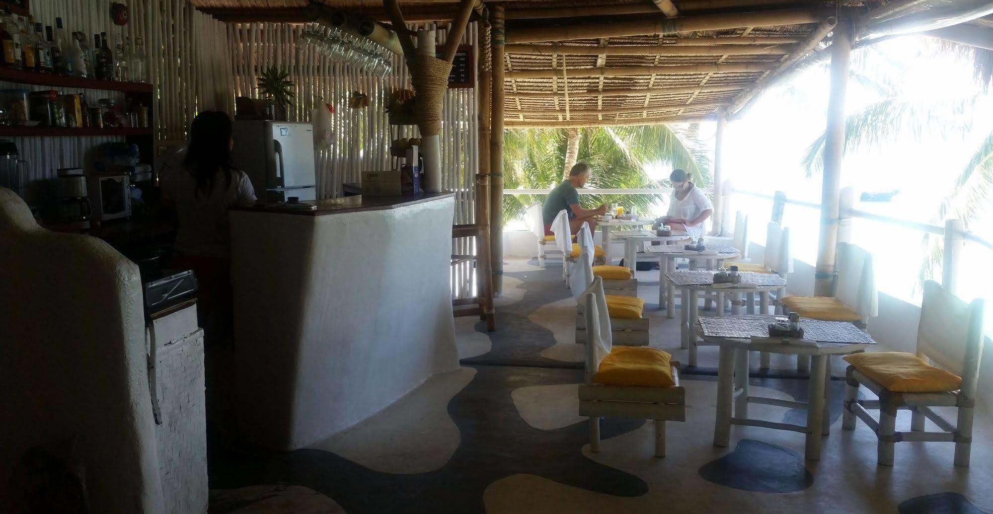 Artista Beach Villa Balabag  Екстер'єр фото