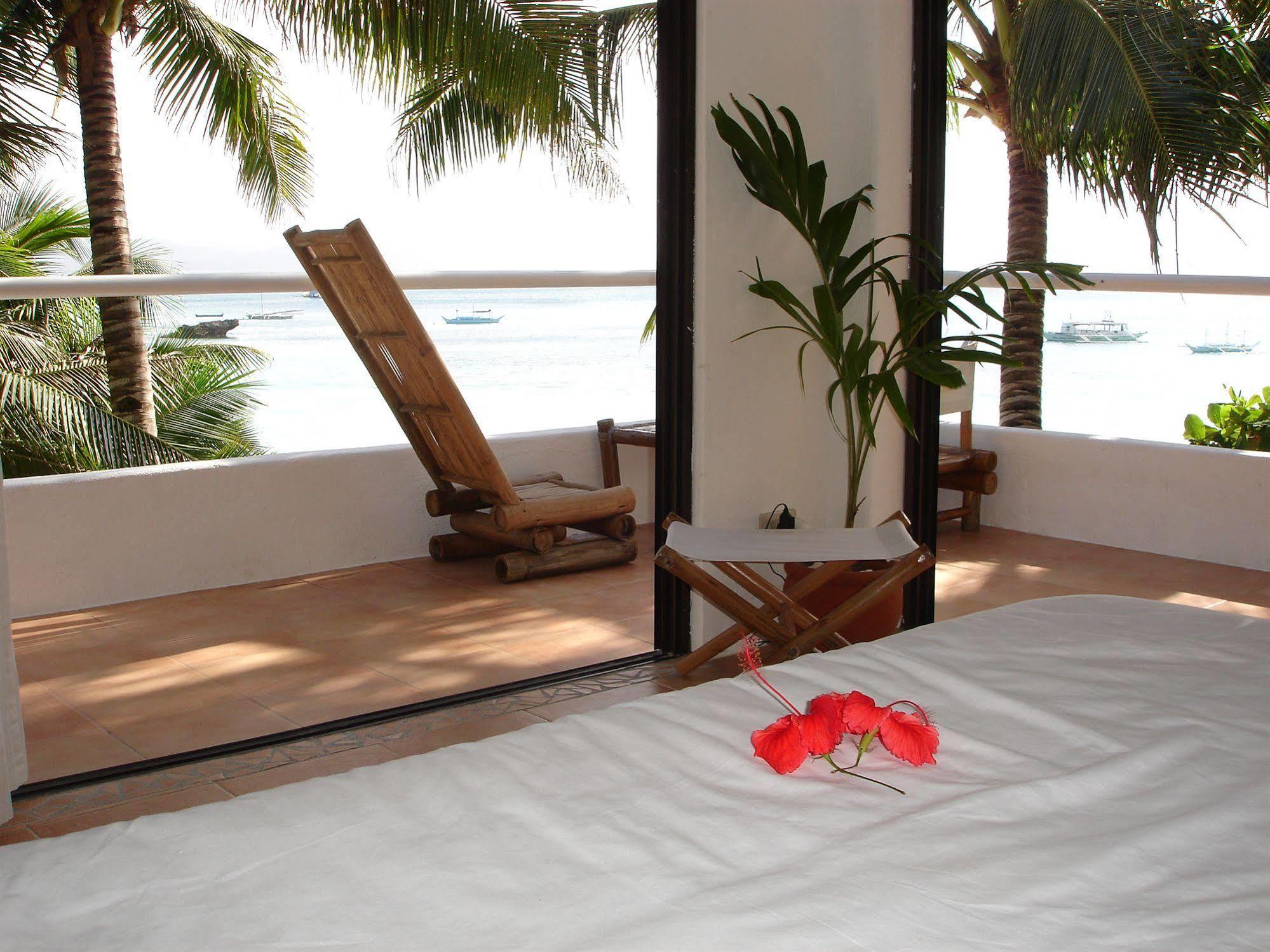 Artista Beach Villa Balabag  Екстер'єр фото