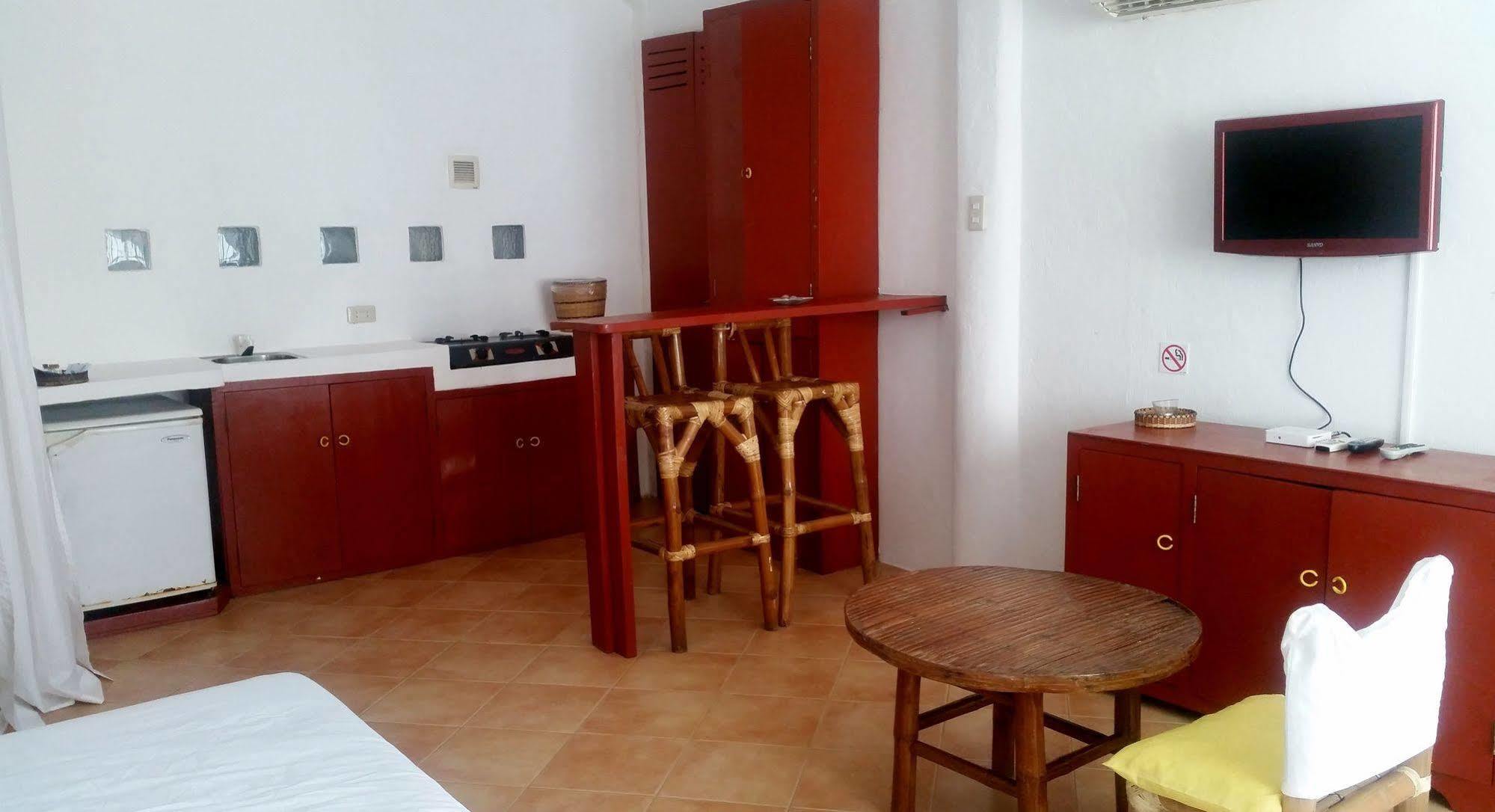 Artista Beach Villa Balabag  Екстер'єр фото