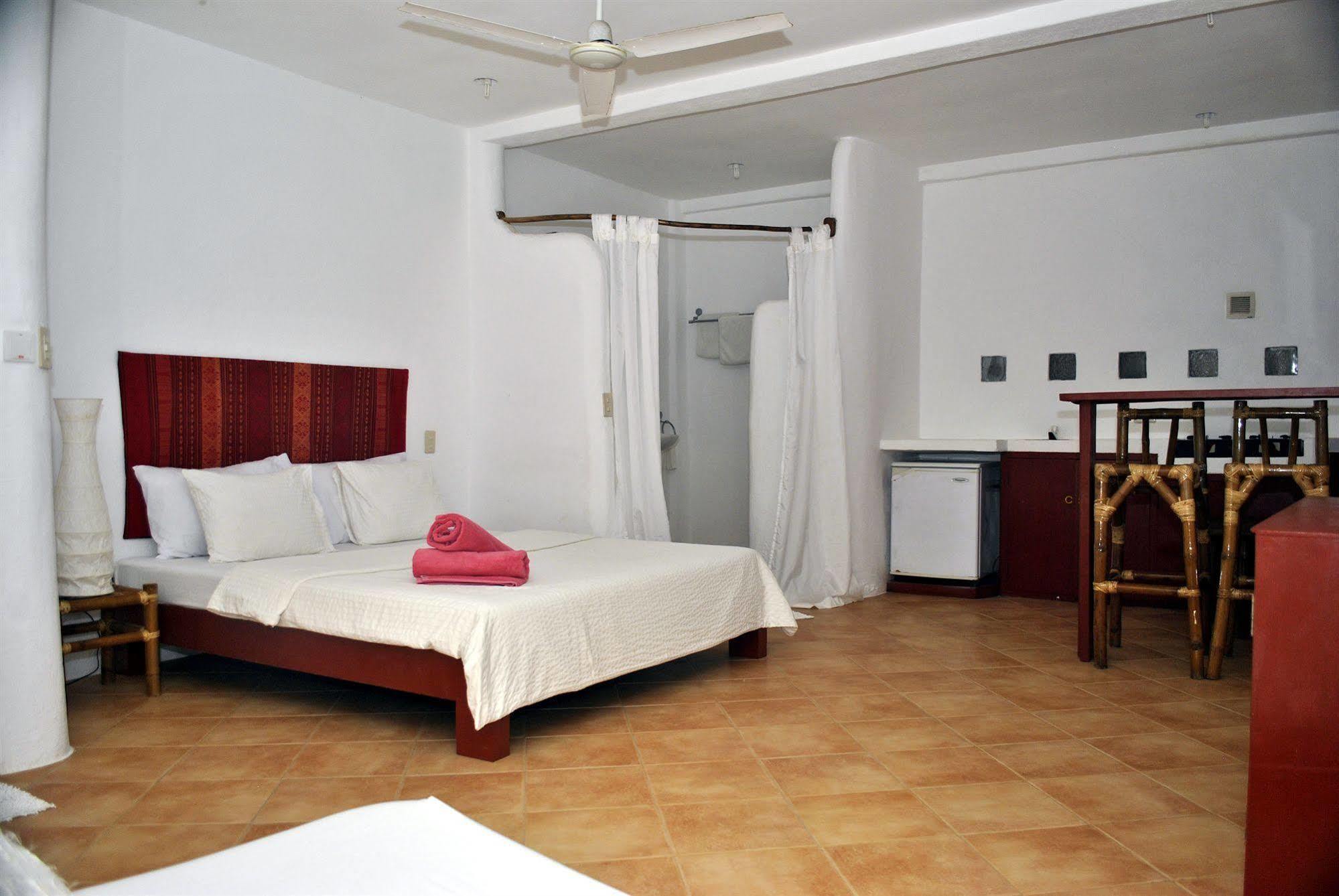 Artista Beach Villa Balabag  Екстер'єр фото