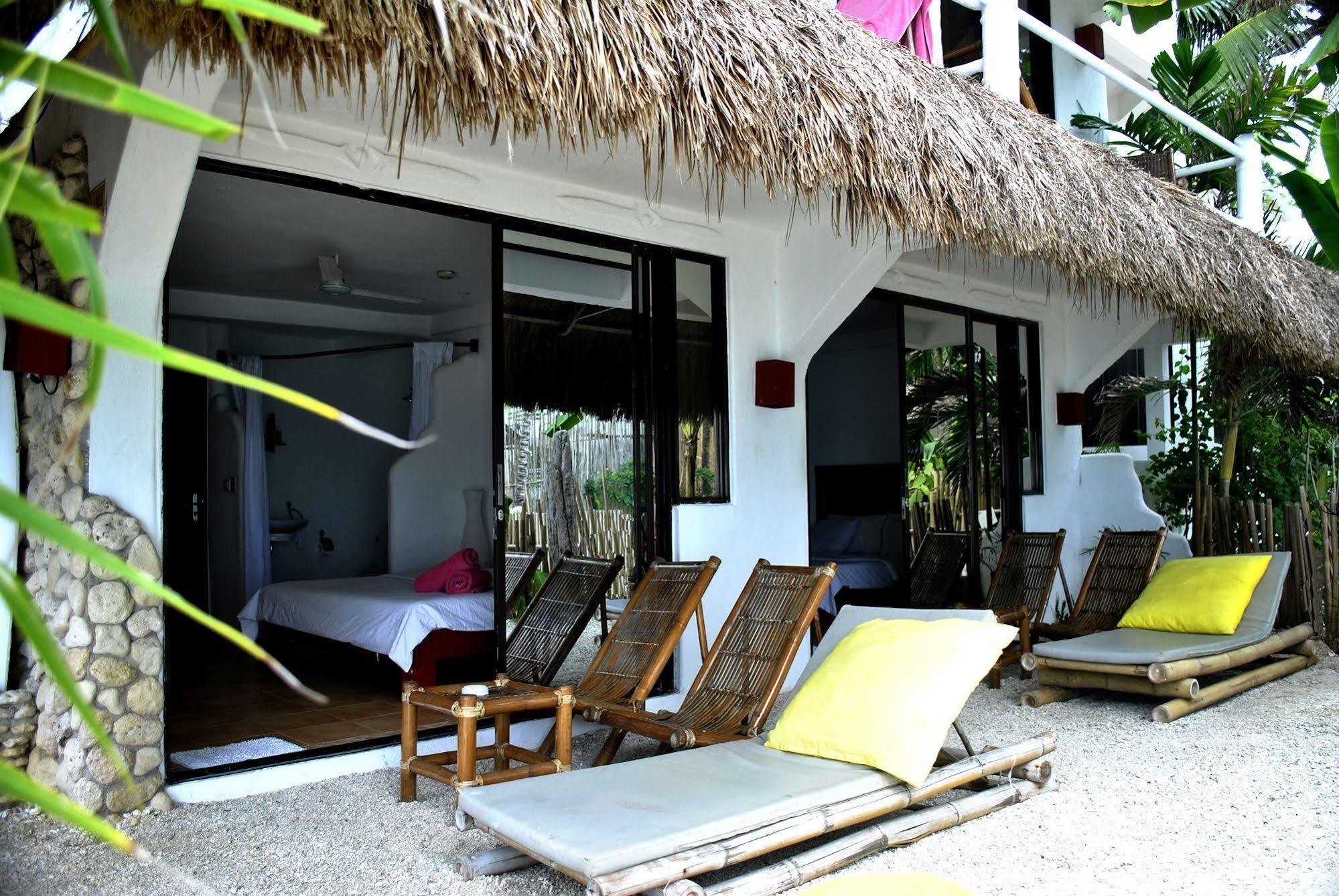 Artista Beach Villa Balabag  Екстер'єр фото
