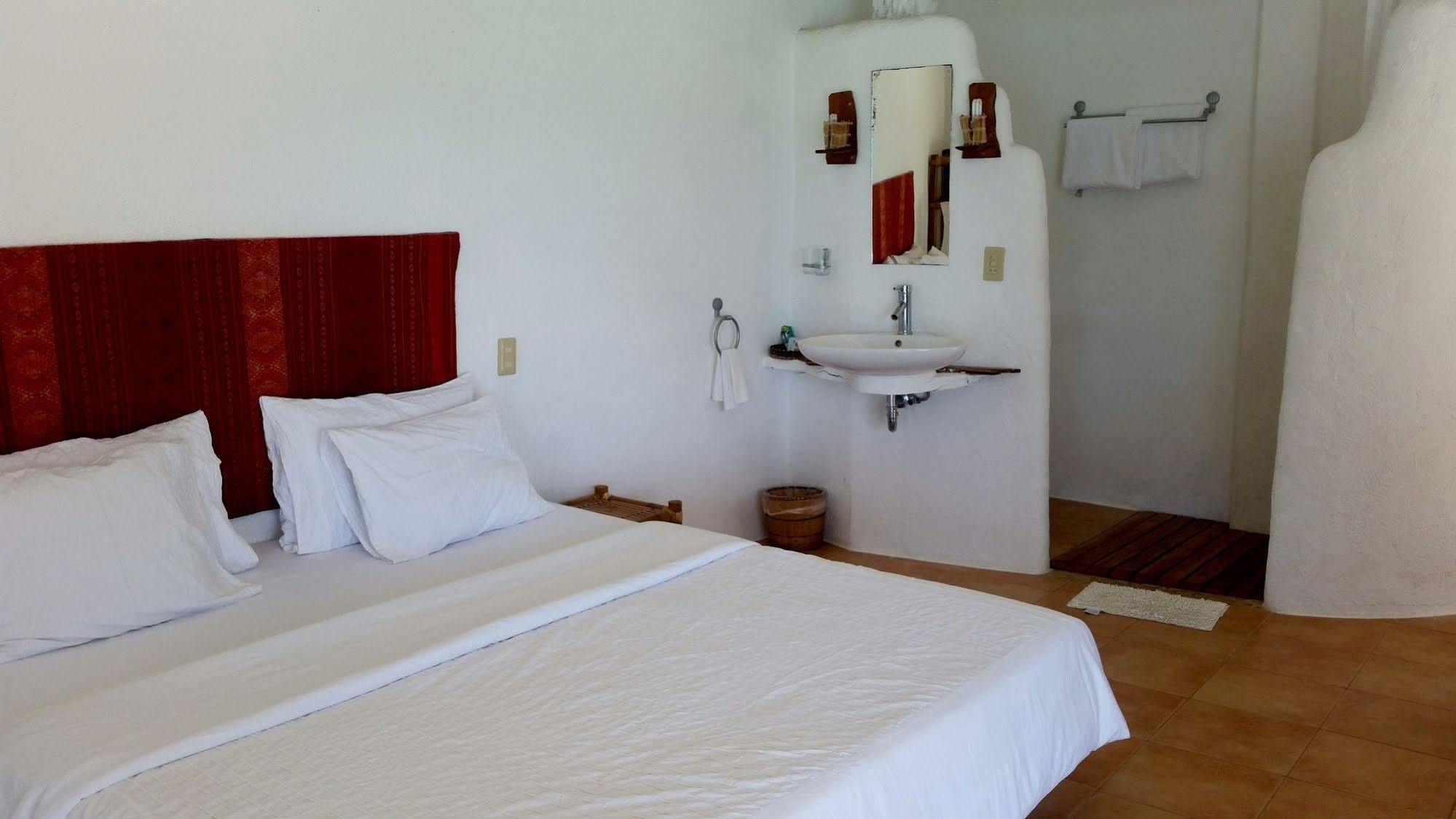 Artista Beach Villa Balabag  Екстер'єр фото