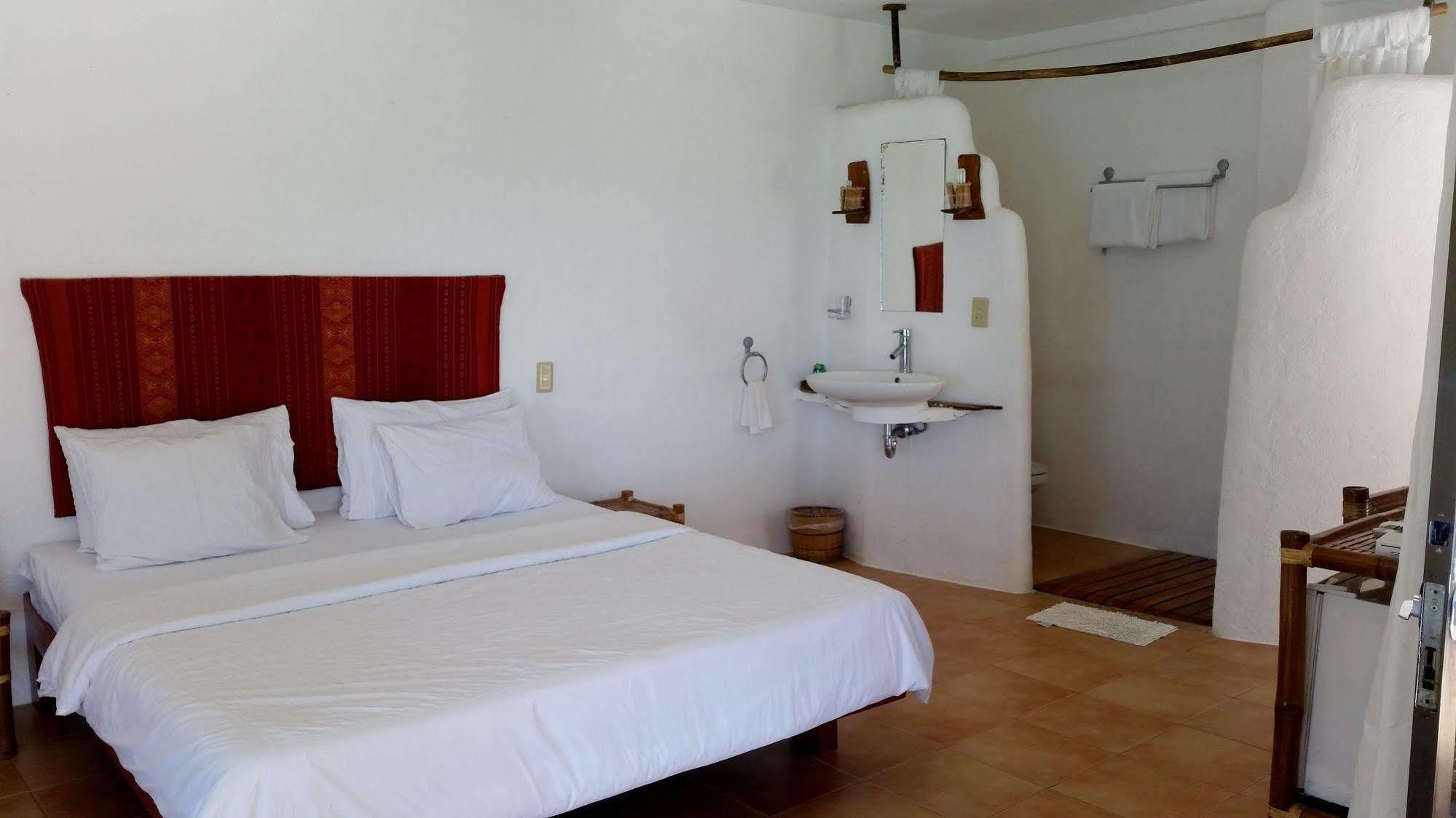 Artista Beach Villa Balabag  Екстер'єр фото