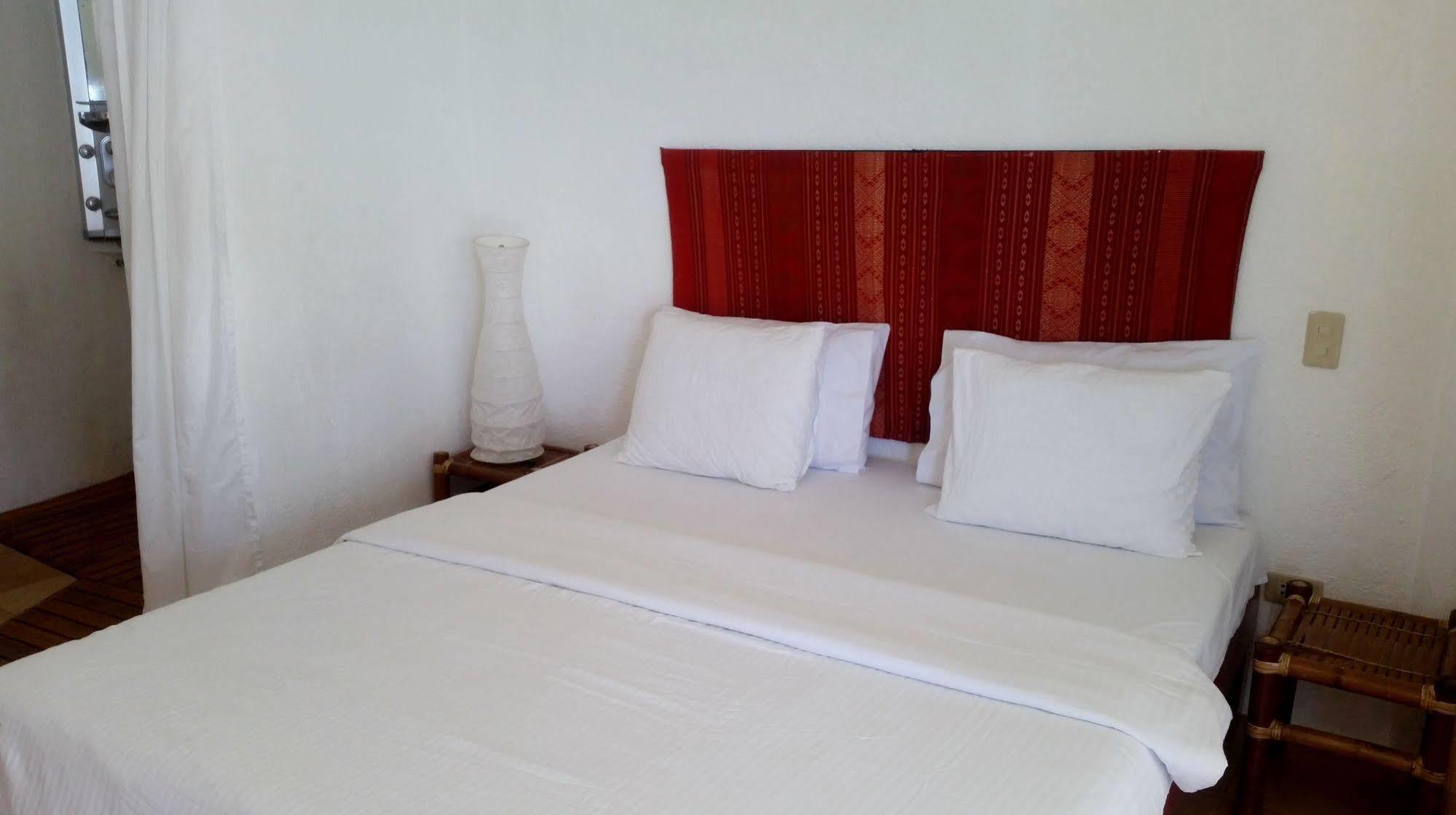 Artista Beach Villa Balabag  Екстер'єр фото