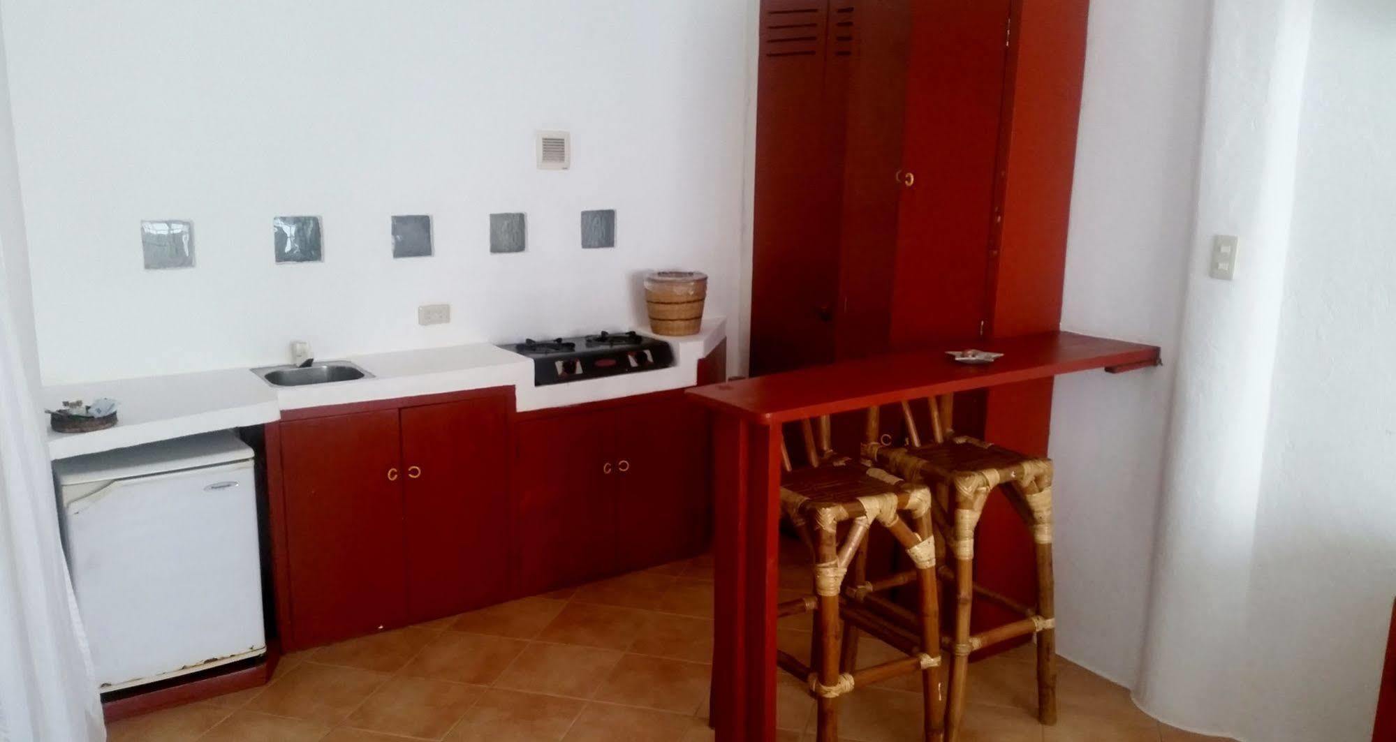Artista Beach Villa Balabag  Екстер'єр фото
