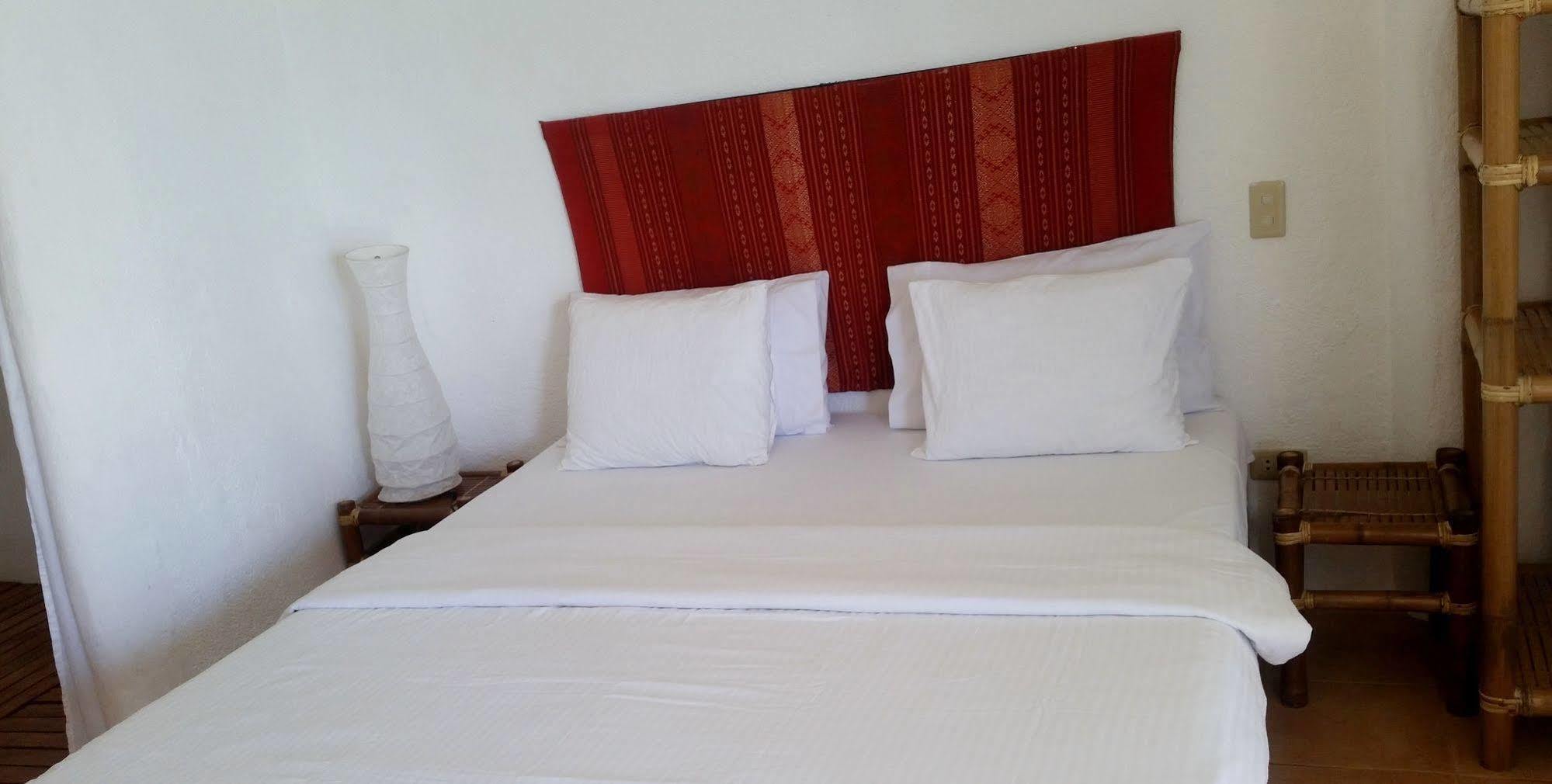 Artista Beach Villa Balabag  Екстер'єр фото