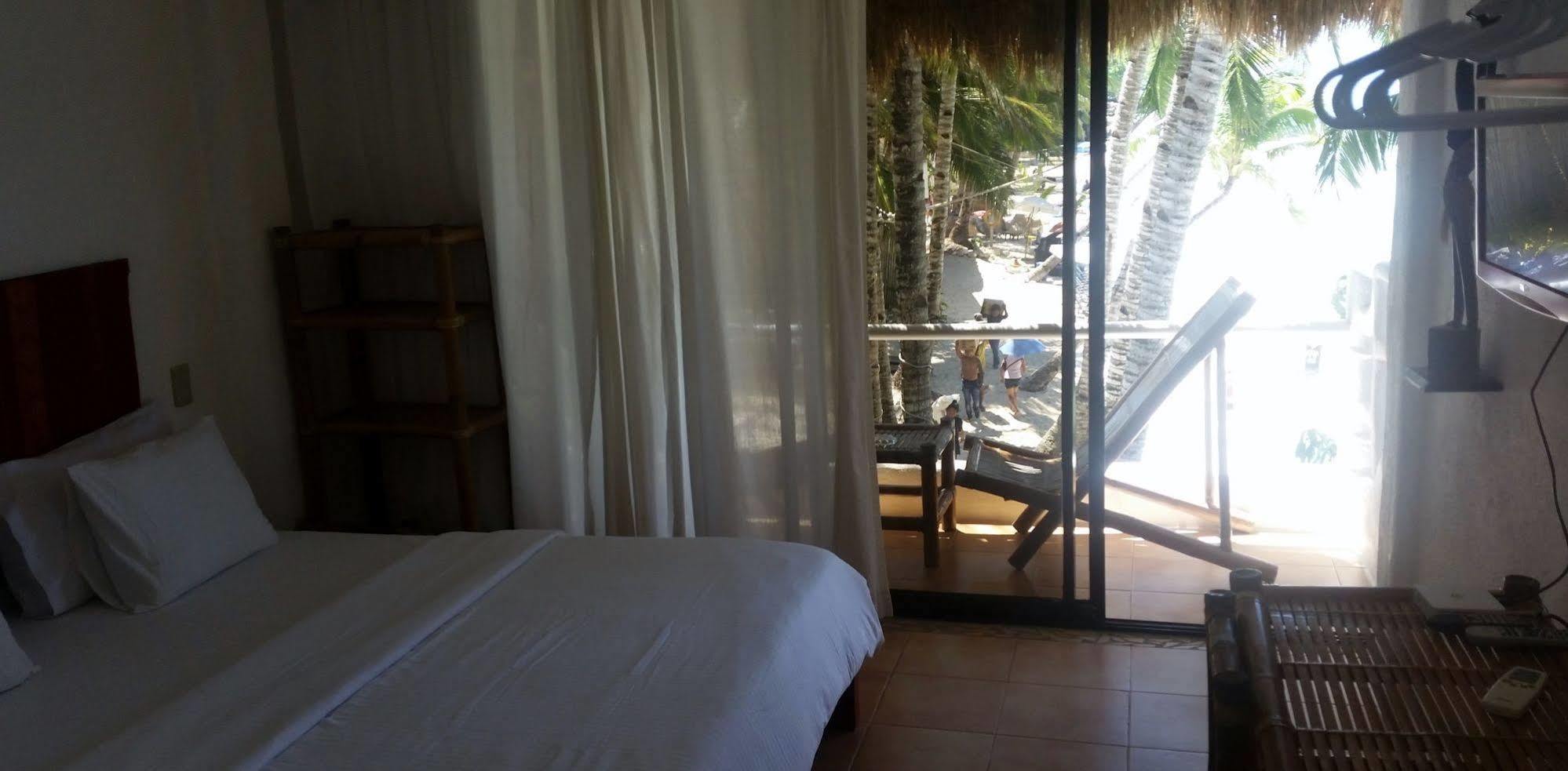 Artista Beach Villa Balabag  Екстер'єр фото